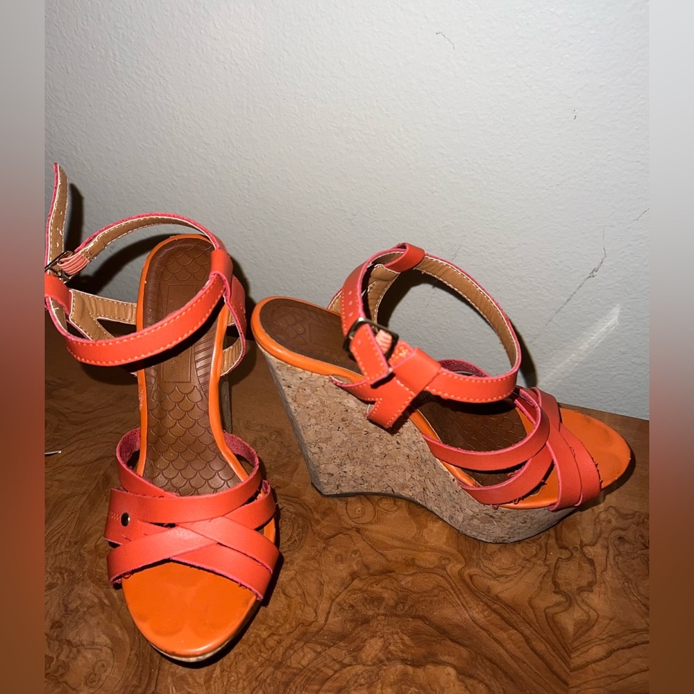 De Blossom Collection, Open Toe Platform